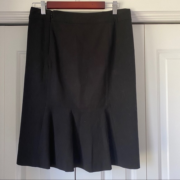 Black knee length skirt by Joe Fresh - Picture 2 of 4